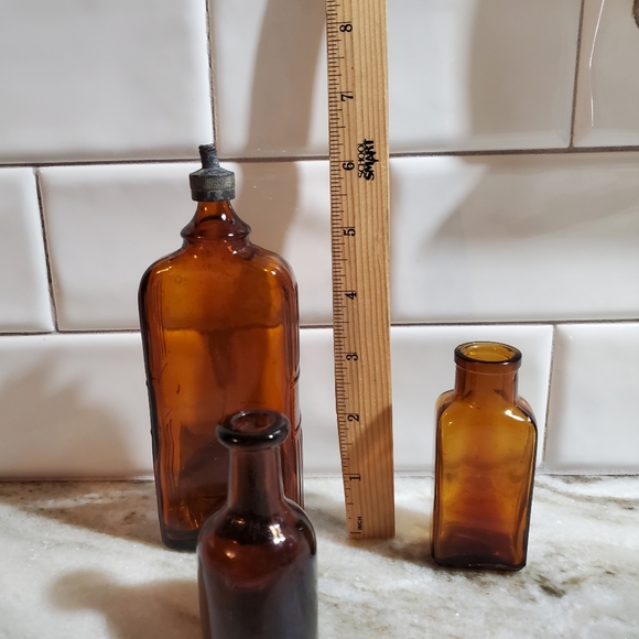 SOLD⚜❤⚜VintageSOLD Amber Bottles - Picture 4 of 8